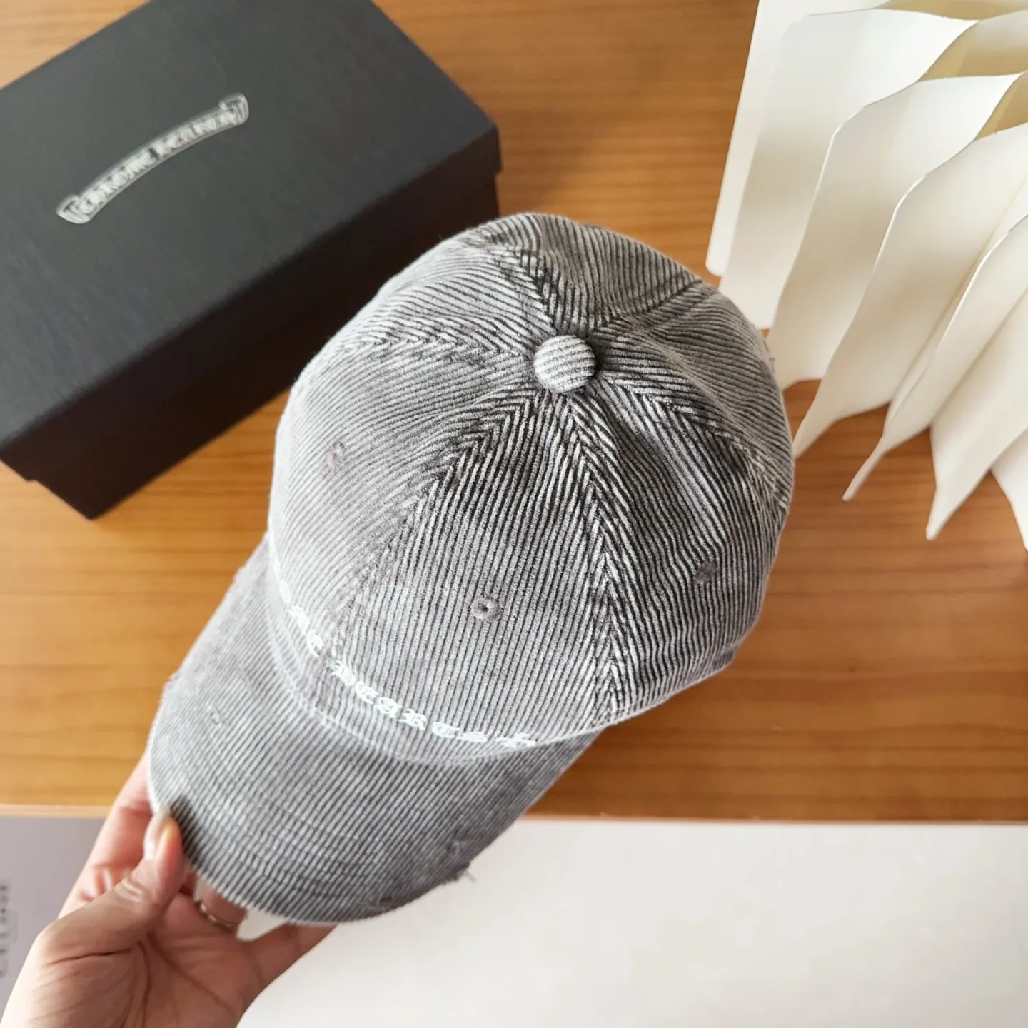 💰56 Chrome Hearts 💓Early autumn Korean style fashion retro distressed hole hat wear design versatile baseball cap peaked cap